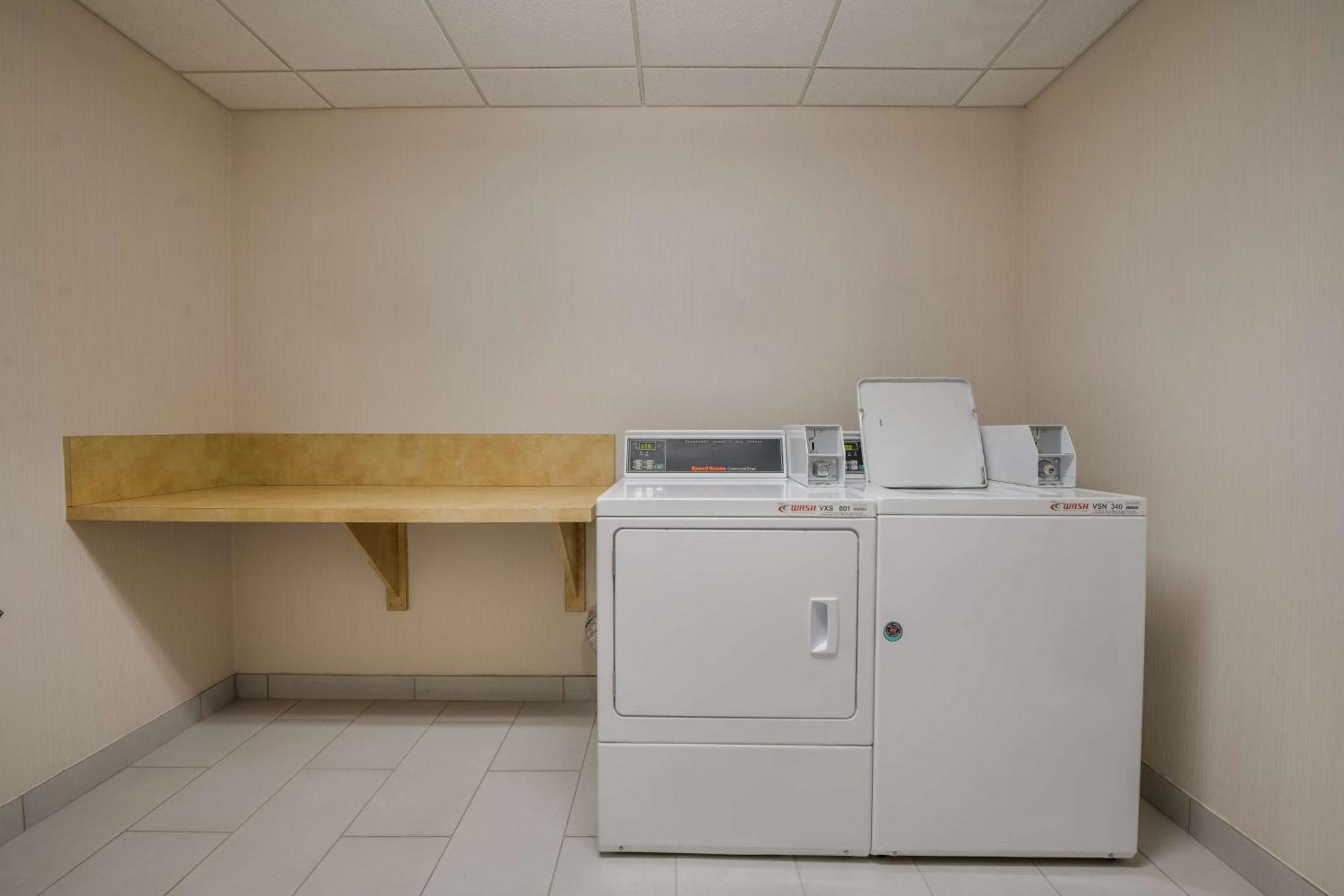 Hilton Garden Inn Rockford Luaran gambar